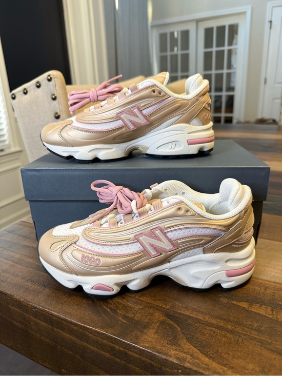 New Balance Shoes - New Balance 1000 Low Top Lace-Up Colorblock Sneaker, Men 4.5, Women 6